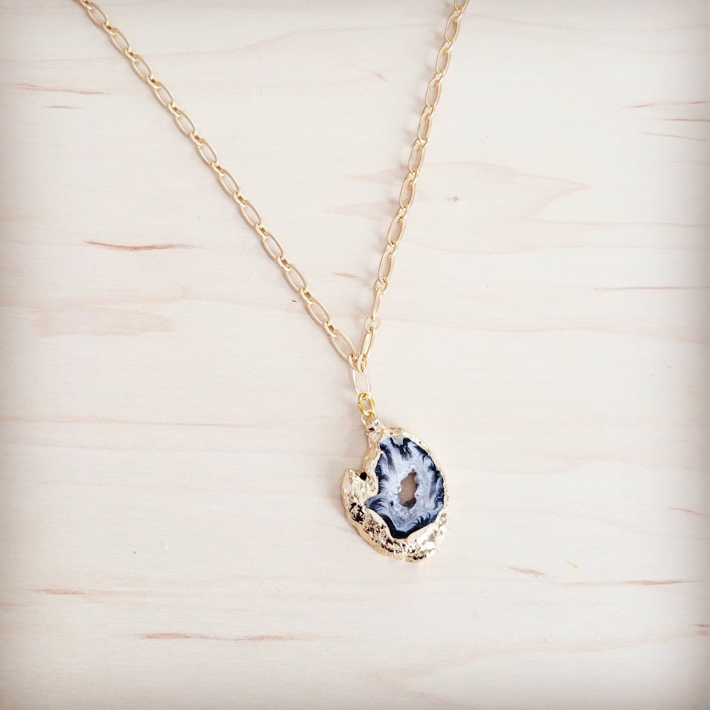 The Midnight Agate Gilded Necklace