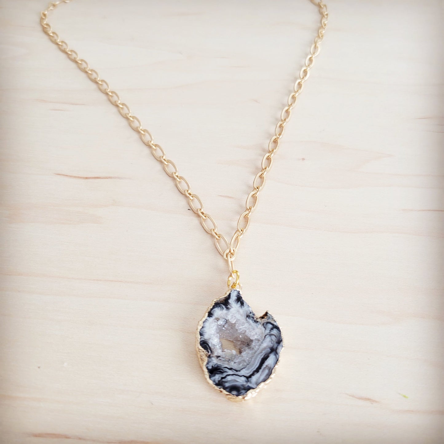 The Midnight Agate Gilded Necklace